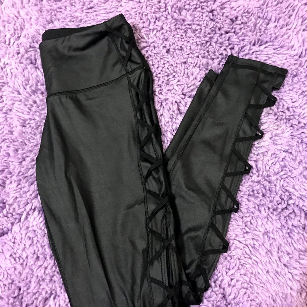 Victoria Sport cut-out leggings